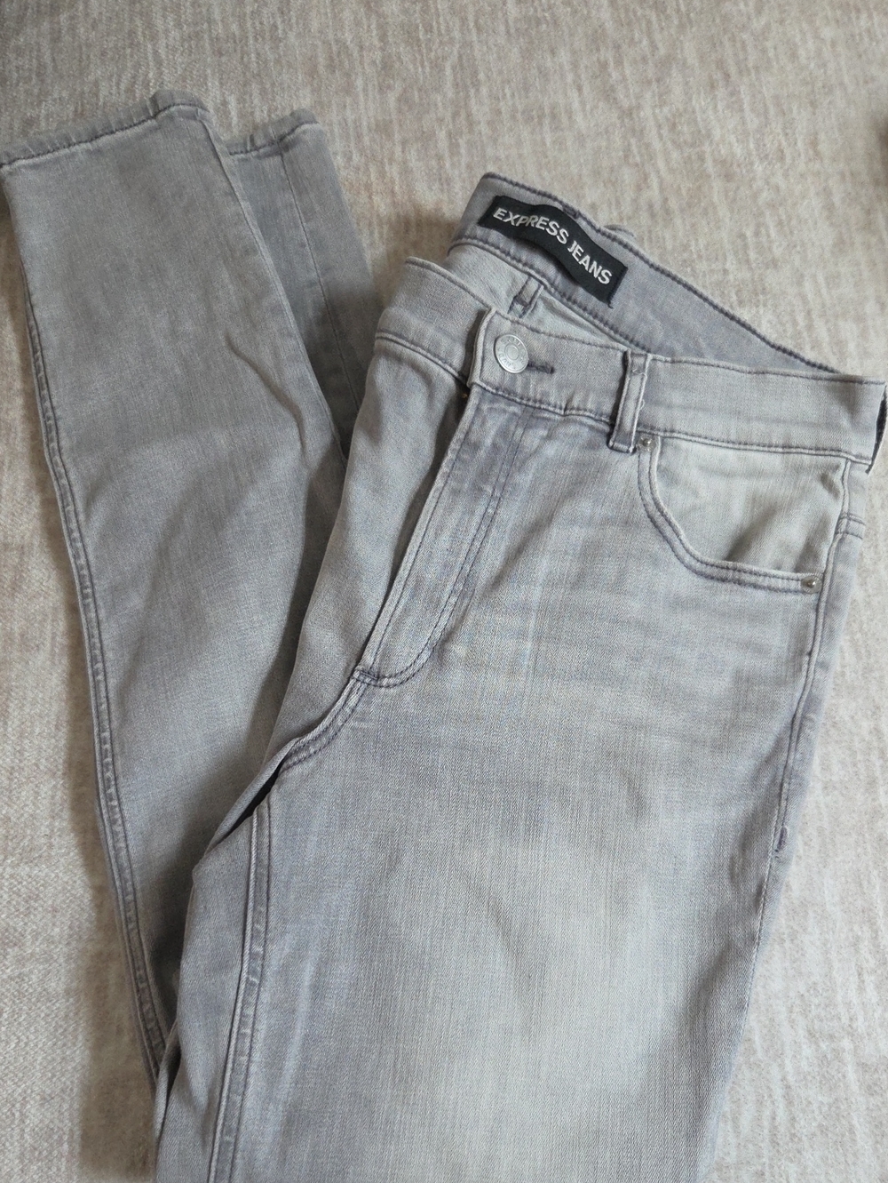 Express  Skinny Jeans in Light Gray